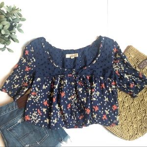 Hollister bird print short sleeve crop top medium